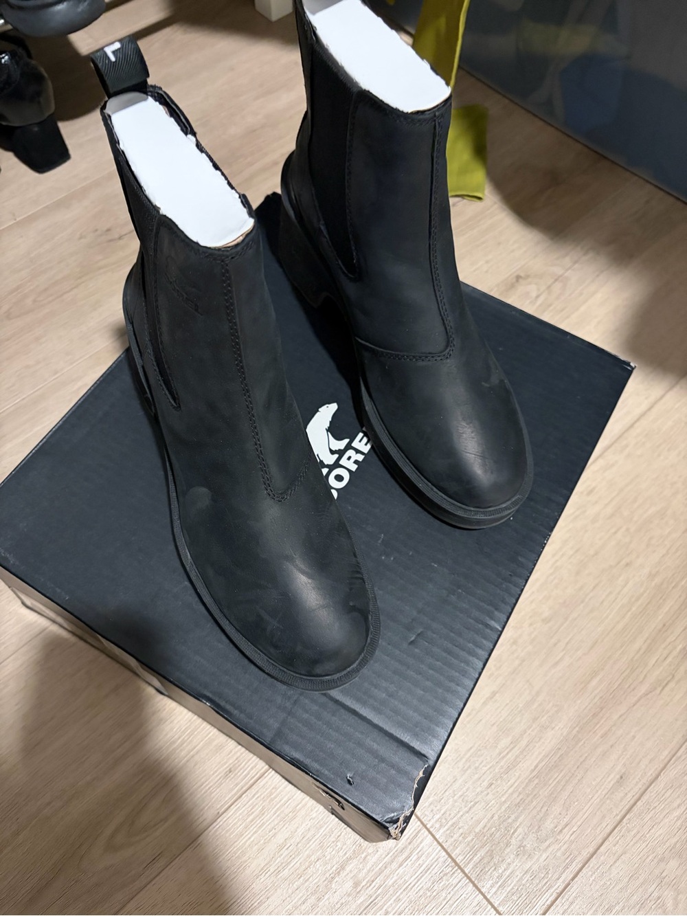 Sorel Hi-Line Heel Chelsea Boots Black Leather Waterproof Womens Size 10 - Picture 3 of 3